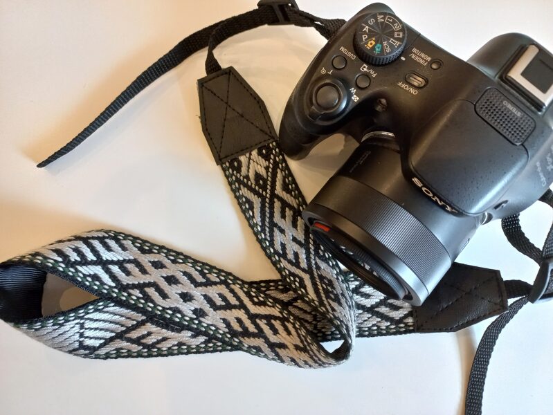Austa fotoaparāta siksna pelēks/melns #01